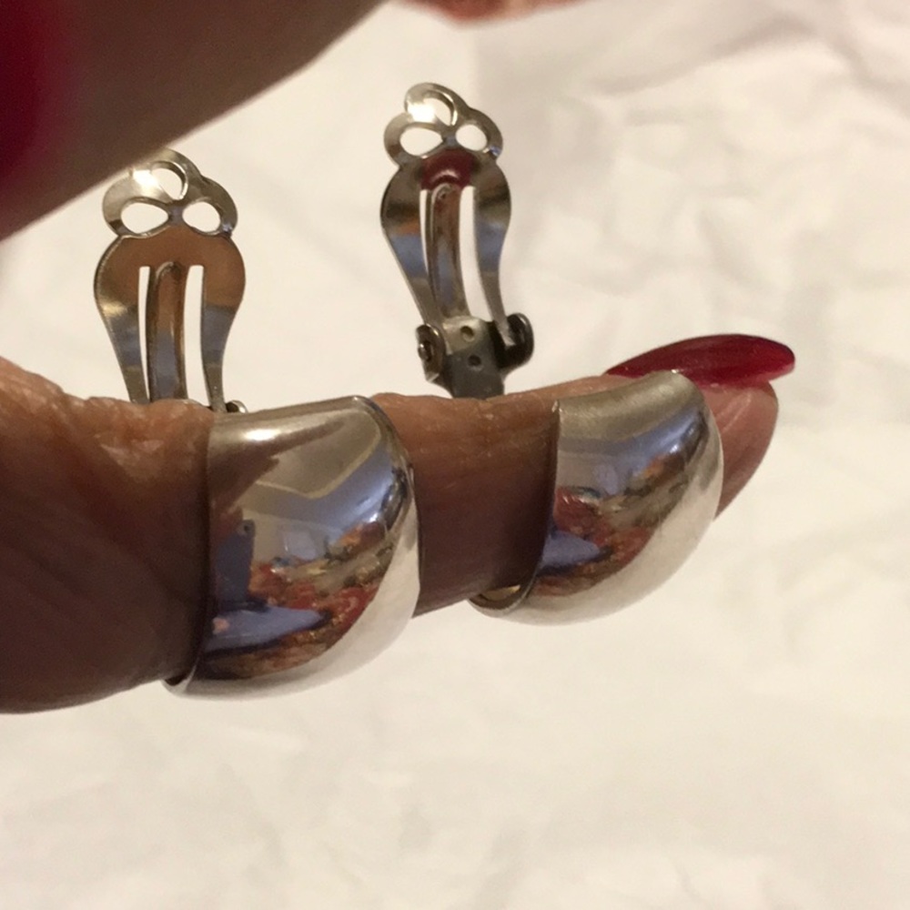Sterling Silver 925 Stamped, 1” Hoops, made in Mexico. CLIP EARRINGS.LIGHTWEIGHT - Picture 2 of 5